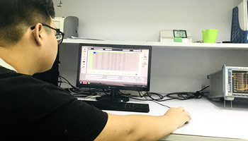 �z�y����